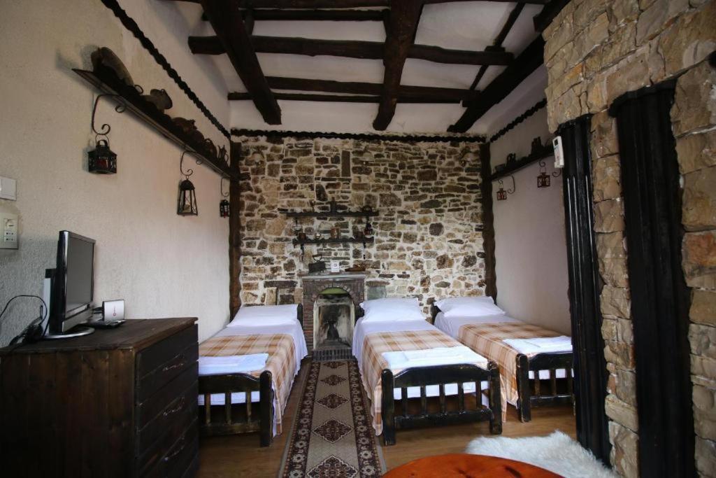 Hotel Nasho Vruho Berat Kültér fotó